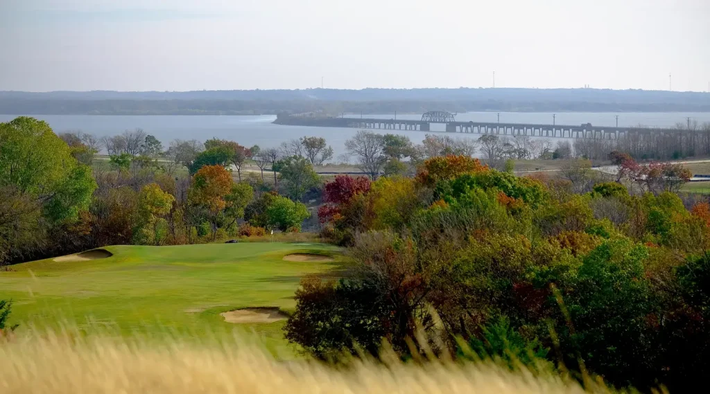 Image of fairway and lake at Chickasaw Pointe Golf Club in Oklahoma