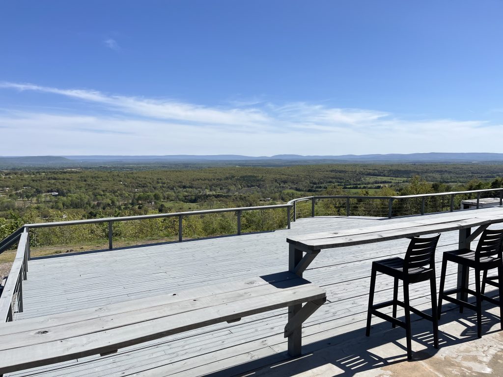 9666AAA4-18CA-40EE-AADA-8A2200EEFE05